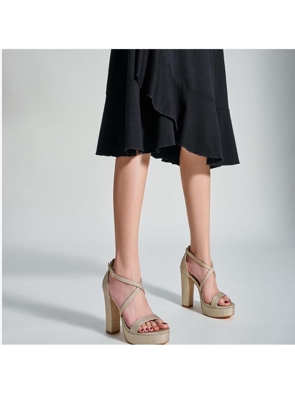 Trary Gold Strappy Heels Size 8 - Picture 6 of 16